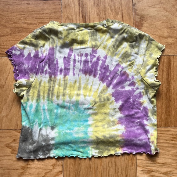 Year of Ours Raise Your Vibration Tie Dye Cropped Ruffle Tee Shirt - Picture 2 of 2